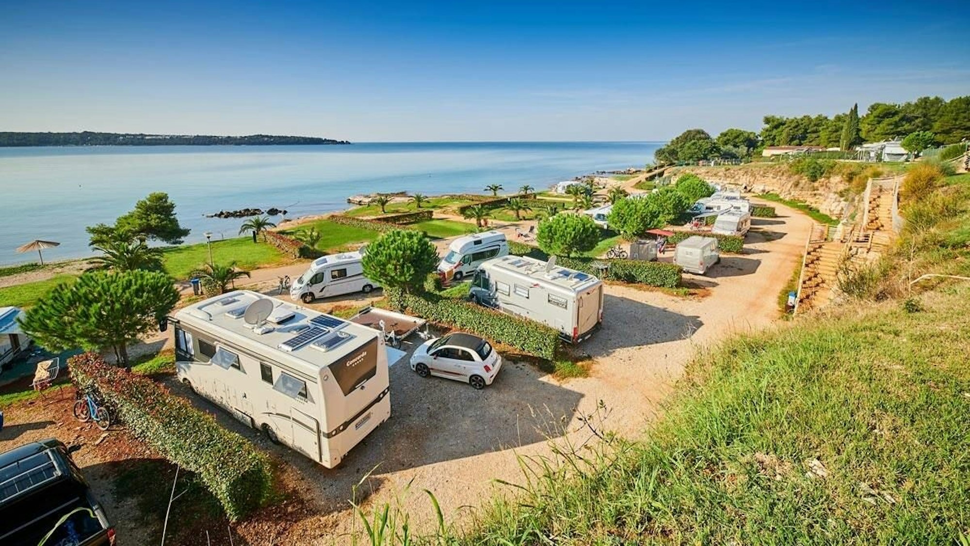 In Kroatien kann der Euro nun kommen: Auf dem Foto ist ein Campingplatz mit Blick auf die Adria in Istrien (Kroatien) zu sehen.