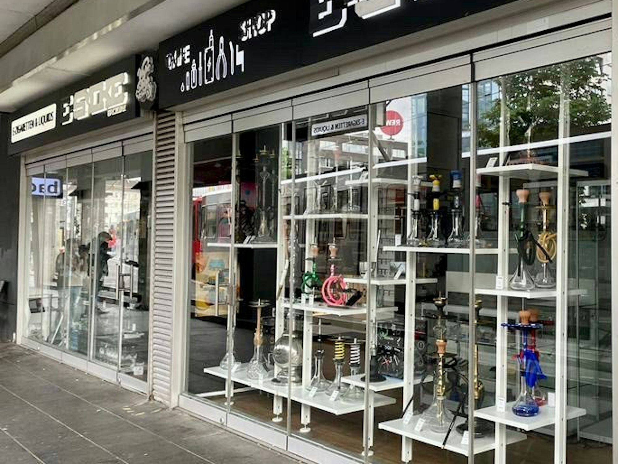 Das Geschäft E-Smoke-Factory am Barbarossaplatz.