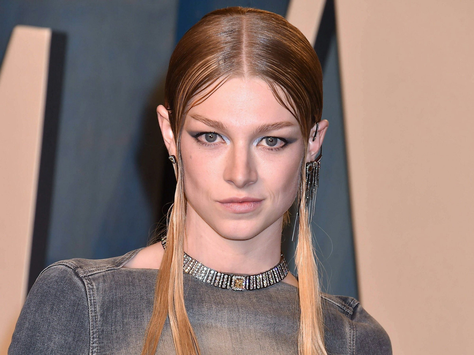 US-Serienstar Hunter Schafer, hier im März 2022, rief öffentlich zum Boykott eines Düsseldorfer Nachtclubs aus.