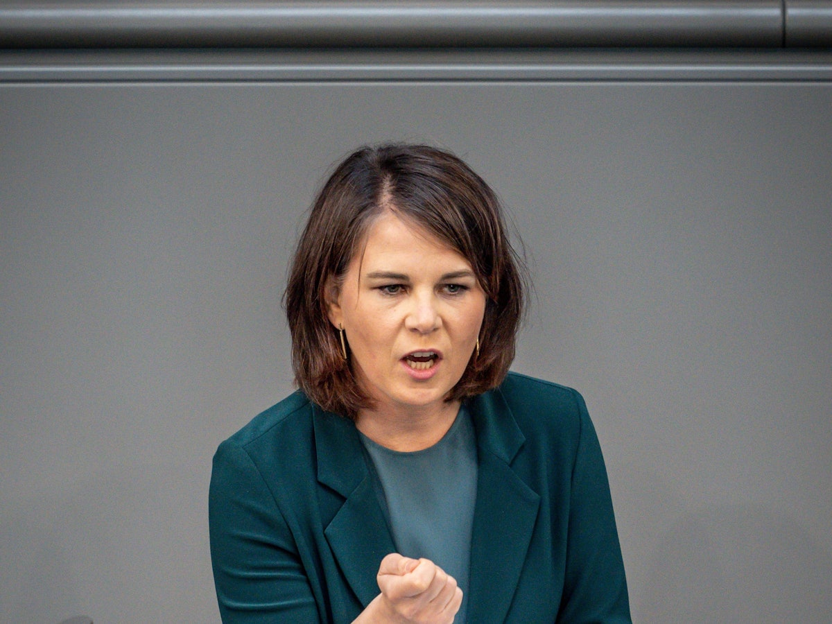 01.06.2022, Berlin: Annalena Baerbock (Bündnis90/Die Grünen), Außenministerin, spricht in der Debatte zum Auswärtigen in der Haushaltswoche im Bundestag.