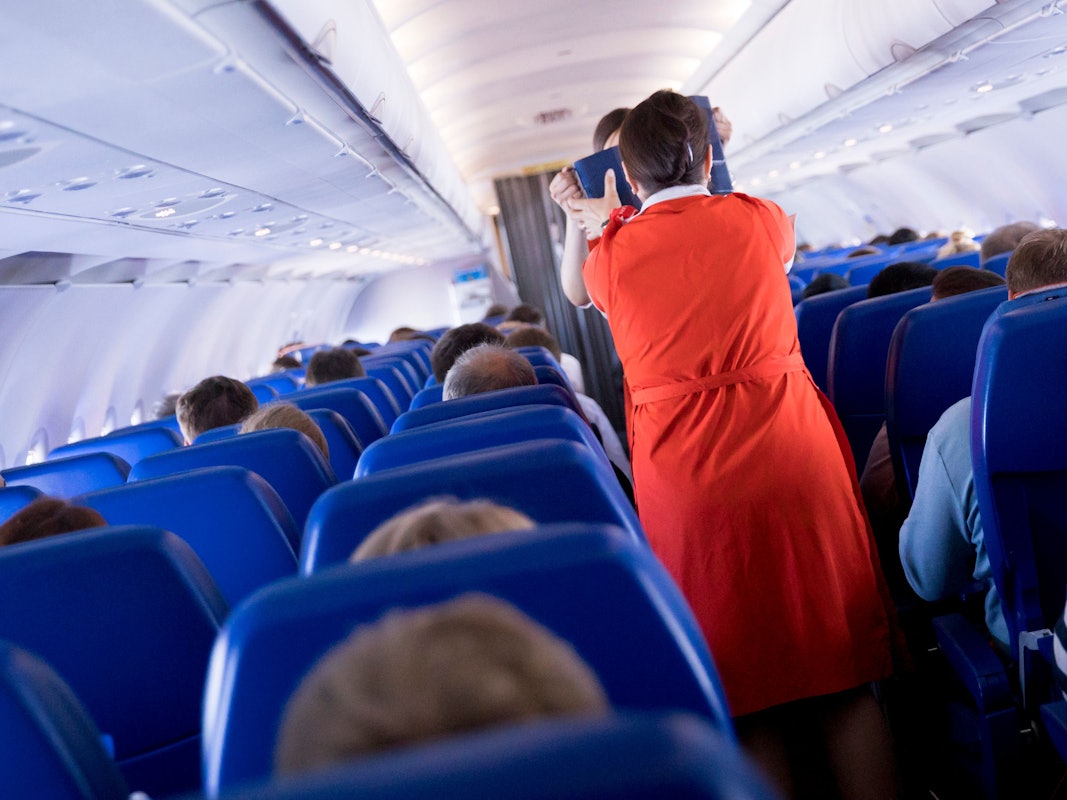 Getränkeservice im Flugzeug