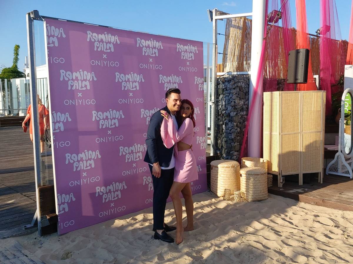 Influencer Stefano Zarrella, hier gemeinsam mit Partnerin Romina Palm am Donnerstag, 2. Juni 2022, hatte vor seinem „ZDF“-Fernsehgarten-Auftritt gehörig Muffensausen.