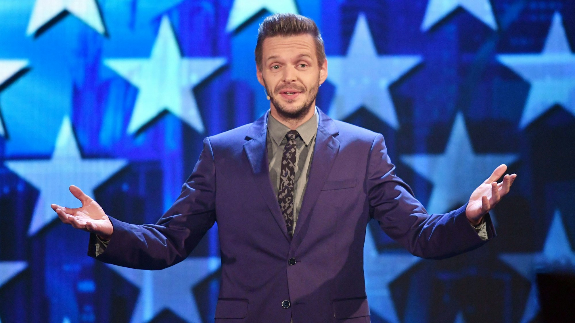 Kabarettist Florian Schroeder tritt in der Show «Mensch Gottschalk - Das bewegt Deutschland» im Fernsehsender RTL auf.