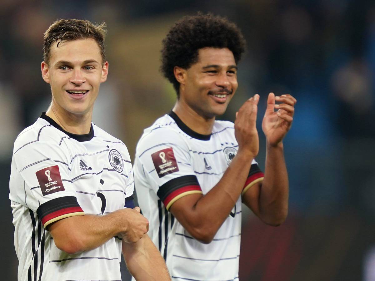 Joshua Kimmich (links) und Serge Gnabry sind bei der Nations League dabei.