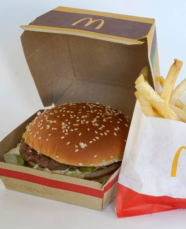 Eine McDonald's-Bestellung sorgt in den USA derzeit für einen Skandal. Unser Foto zeigt ein McDonald's-Menü aus den USA im April 2022.