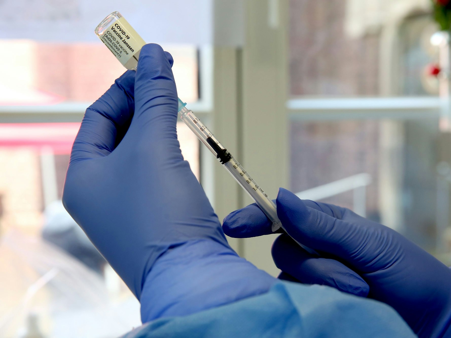 Symbolbild einer Impfvorbereitung.