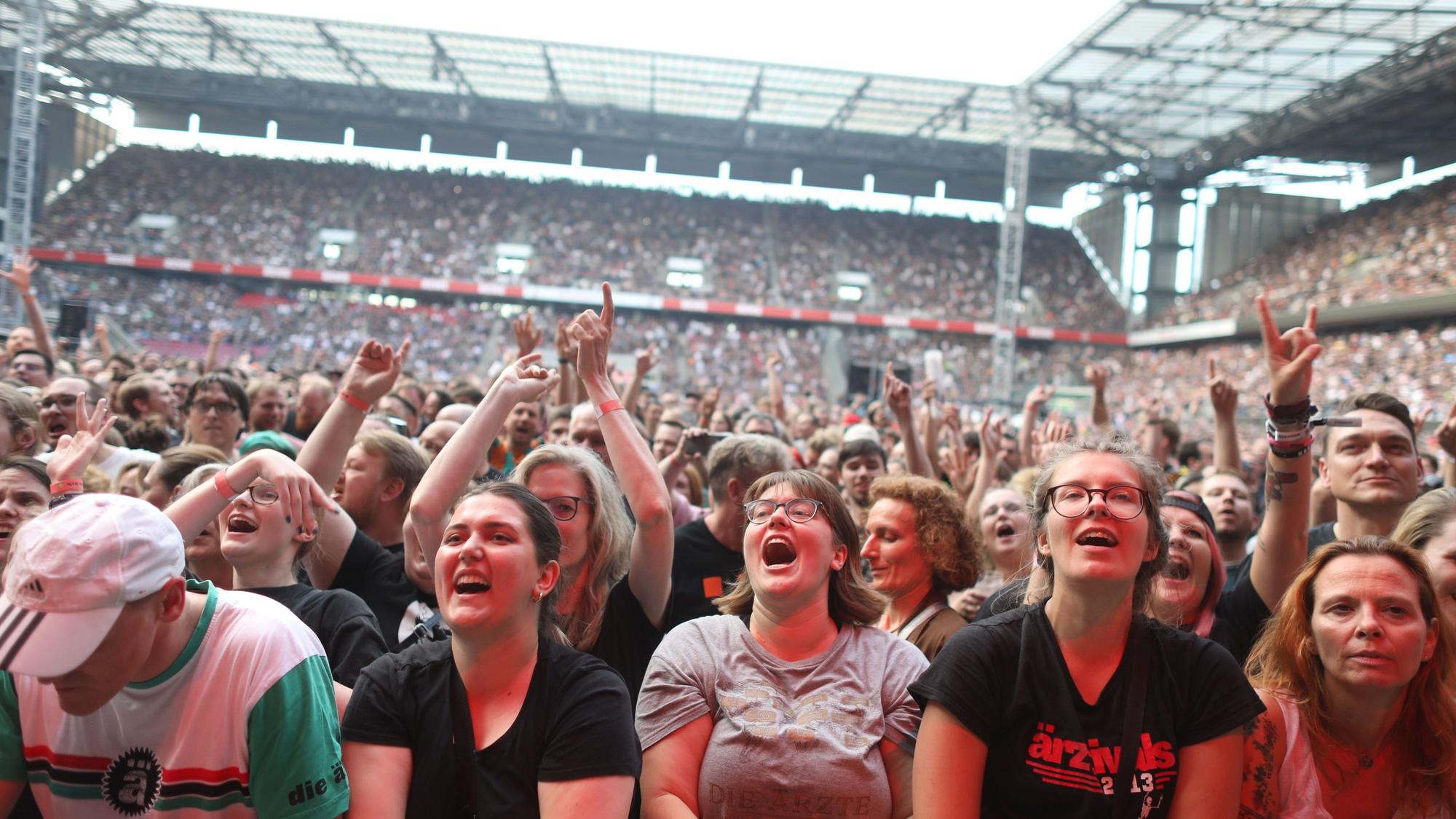Ausnahmezustand im Rheinenergie-Stadion: Die Ärzte rockten am Samstag, 4. Juni 2022, die Domstadt.
