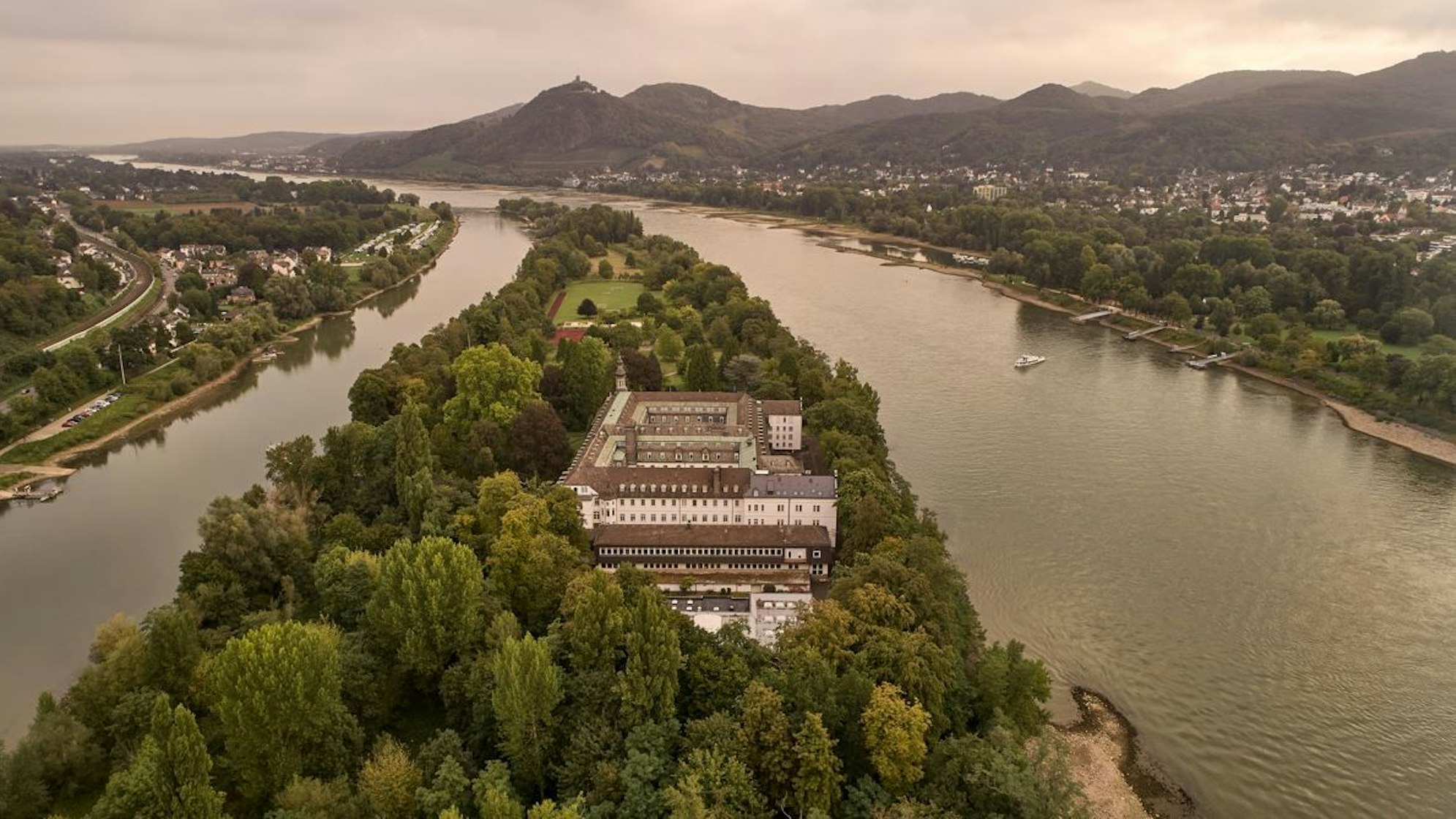Die Rhein-Insel Nonnenwerth.