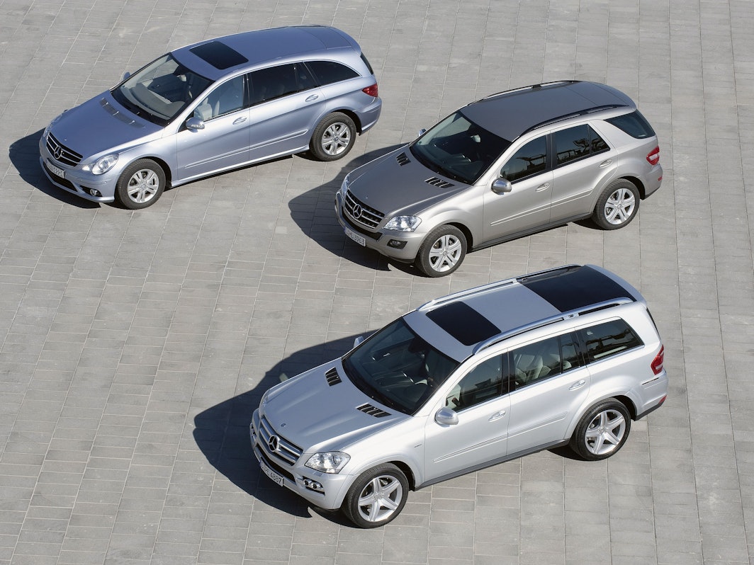 Automobilhersteller Mercedes ruft 1 Million Autos zurück. Das Symbolfoto zeigt die Mercedes-Modelle ML-, R- und die GL-Klasse aus dem Jahr 2009.