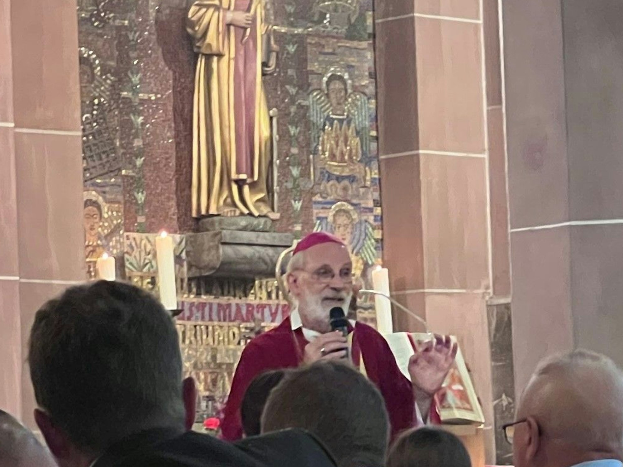 Kölns Weihbischof Ansgar Puff in Bergisch Gladbach am 5. Juni.