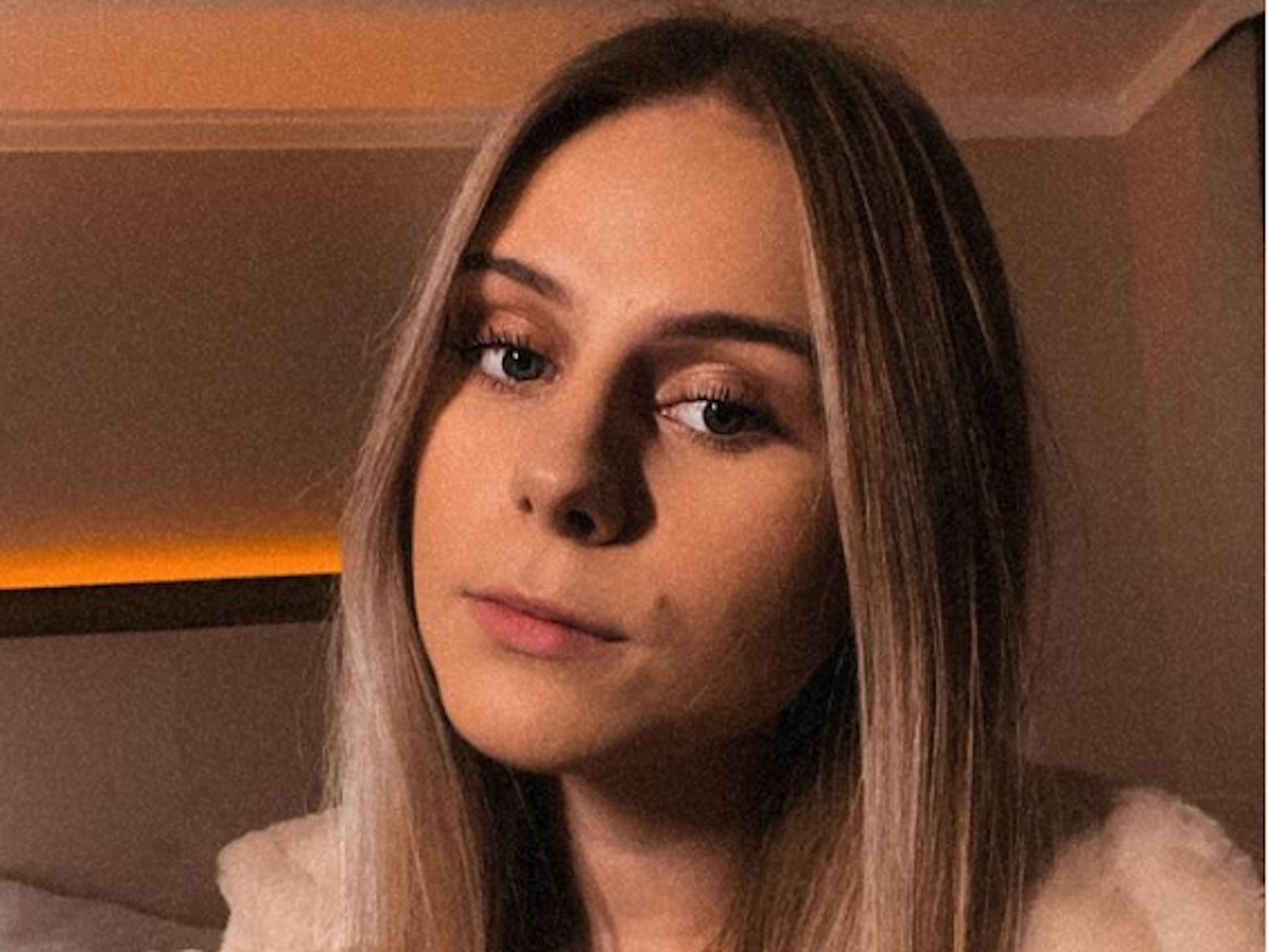 Estefania Wollny, hier auf einem Selfie vom 9. Januar 2022, zeigte sich im Minikleid auf Instagram.