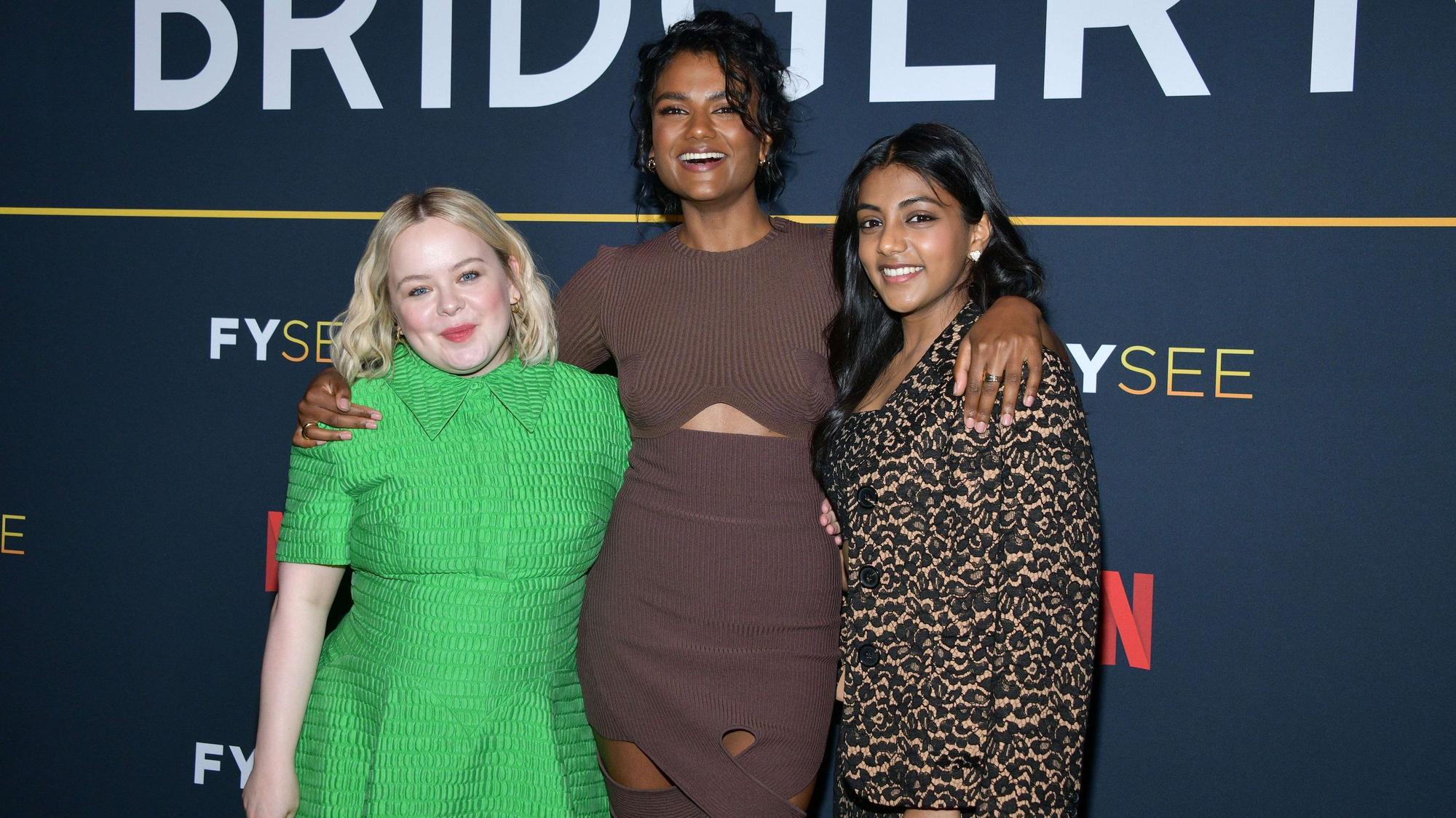 Nicola Coughlan, Simone Ashley und Charithra Chandran (v.l., hier am 15. Mai 2022) gehören zu den Stars der Erfolgs-Serie „Bridgerton“.