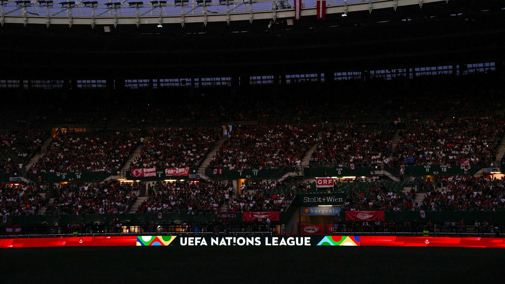 Das dunkle Wiener Ernst-Happel-Stadion vor dem Nations-League-Duell Österreich gegen Dänemark