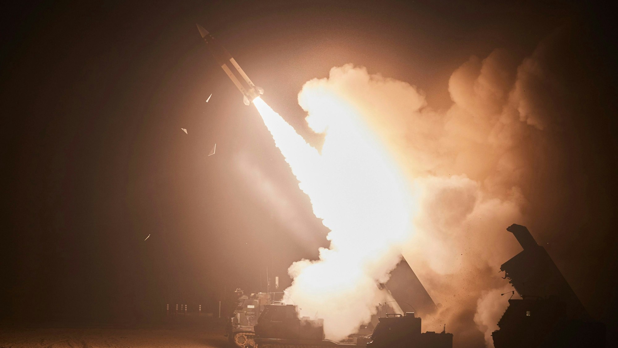 Das US-amerikanische und das südkoreanische Militär haben am Montag ihrerseits acht ballistische Raketen ins Meer abgefeuert und so auf Nordkoreas Provokation reagiert.