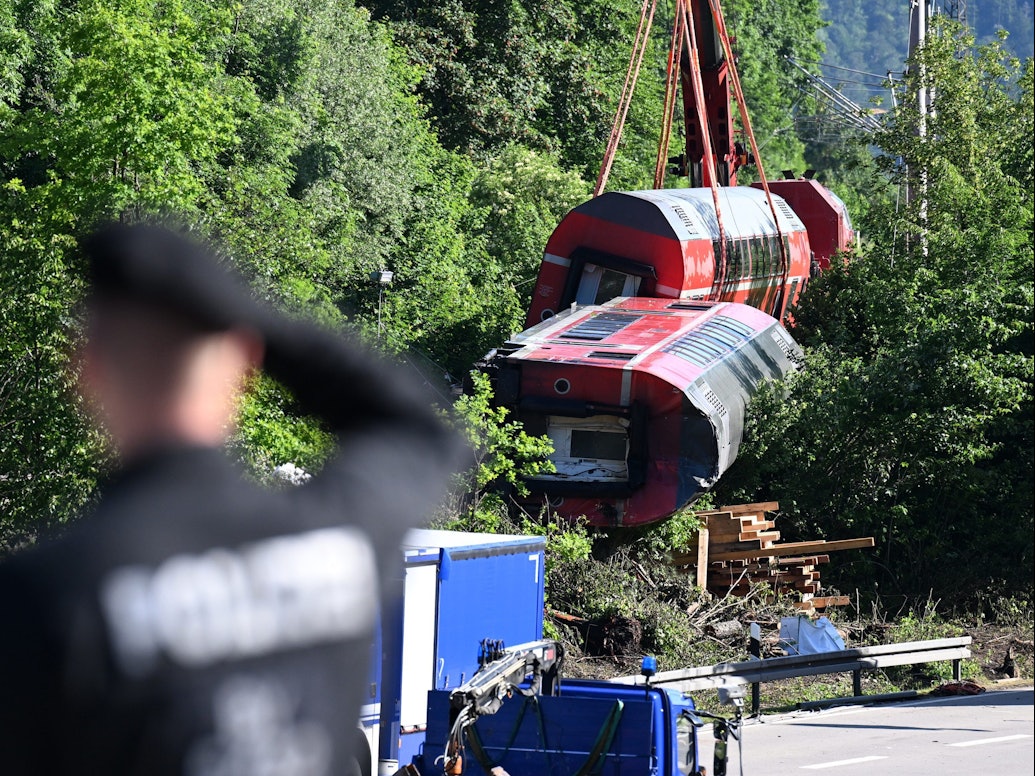 Bei dem Zugunglück in Garmisch-Partenkirchen wurden mehrere Menschen getötet und etliche verletzt.