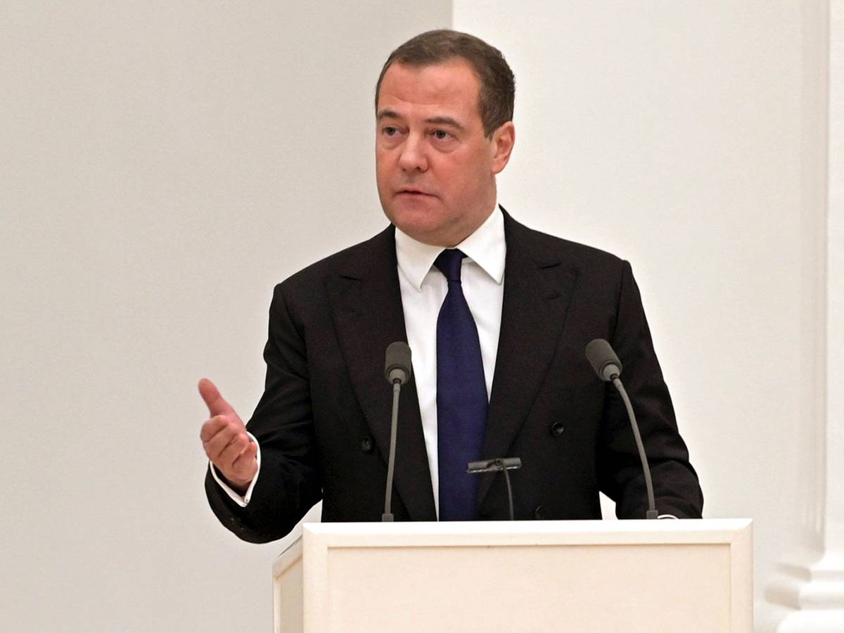Dmitri Medwedew, Vorsitzender der Partei Einiges Russland und stellvertretender Leiter des Sicherheitsrates (hier im Februar 2022), postet auf Telegram regelmäßig Hassnachrichten.