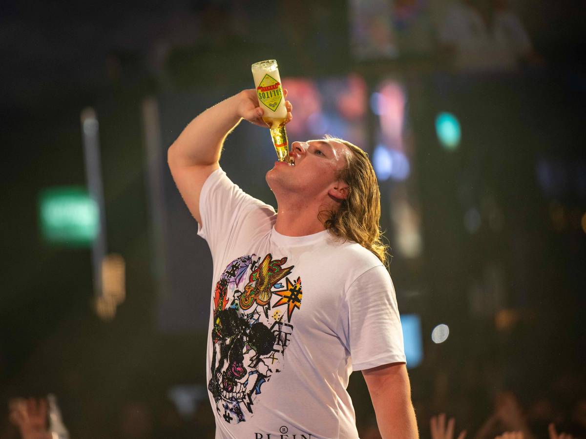 Internet-Star Ron Bielecki, hier im Mai 2022 im Megapark auf Mallorca, sorgte mit einem Skandal-Stream für einen Shitstorm.