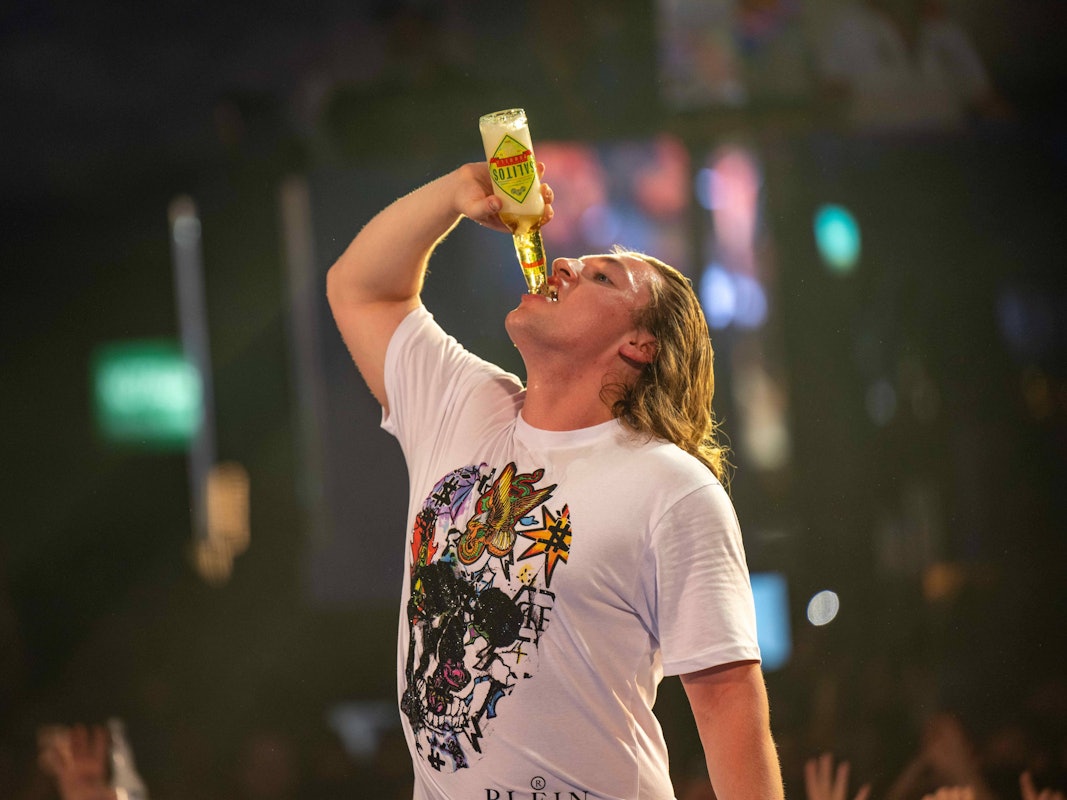 Internet-Star Ron Bielecki, hier im Mai 2022 im Megapark auf Mallorca, sorgte mit einem Skandal-Stream für einen Shitstorm.