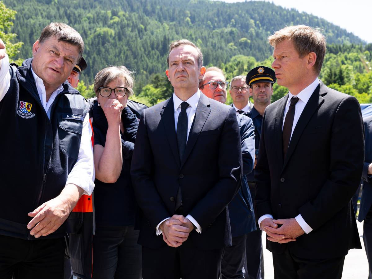 Bundesverkehrsminister Volker Wissing (hier am 4.6.22 nach dem Zug-Unglück in Bayern) hat seine Pläne für die Bahn vorgestellt.