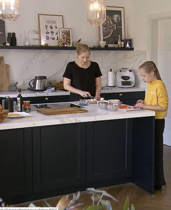 „Das wird das perfekte Chaos-Dinner“, prophezeit Wilhelminas Tochter in der Mittwochs-Folge des „Perfekten Dinners“ am 8. Juni 2022.