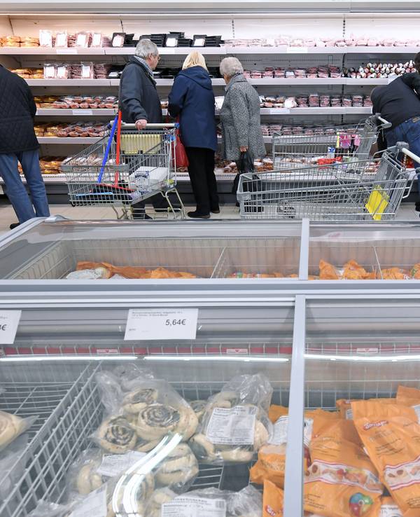 Blick in eine Mere-Filiale in Leipzig, 2019 hat das Unternehmen hier seinen ersten Standort in Deutschland eröffnet und wollte expandieren. Nun steht der Discounter vor dem Aus.