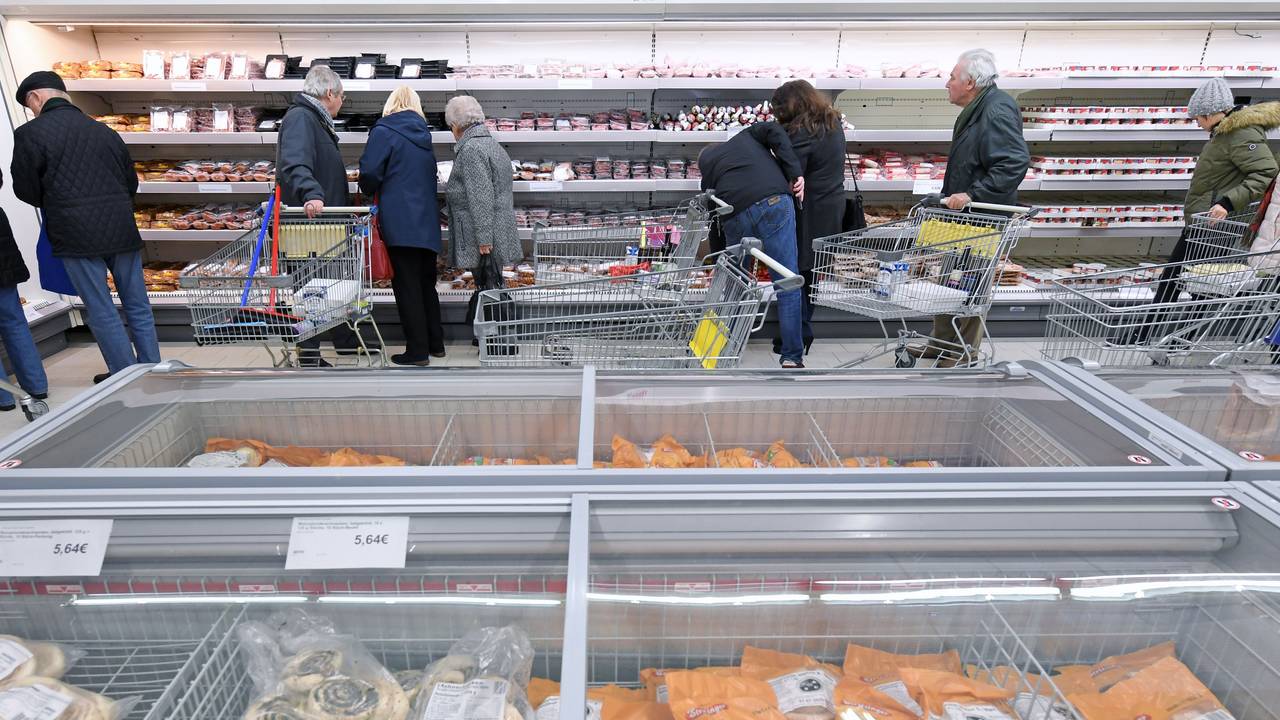 Blick in eine Mere-Filiale in Leipzig, 2019 hat das Unternehmen hier seinen ersten Standort in Deutschland eröffnet und wollte expandieren. Nun steht der Discounter vor dem Aus.