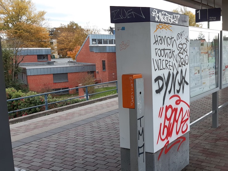 Foto von der Kölner Haltestelle Müngersdorf Technologiepark.