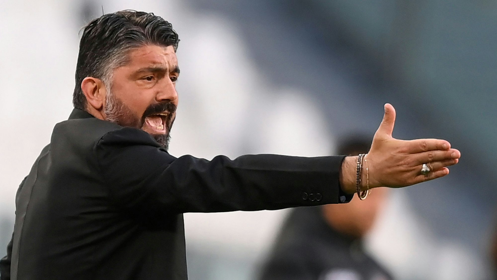 Gennaro Gattuso gestikuliert an der Seitenlinie.