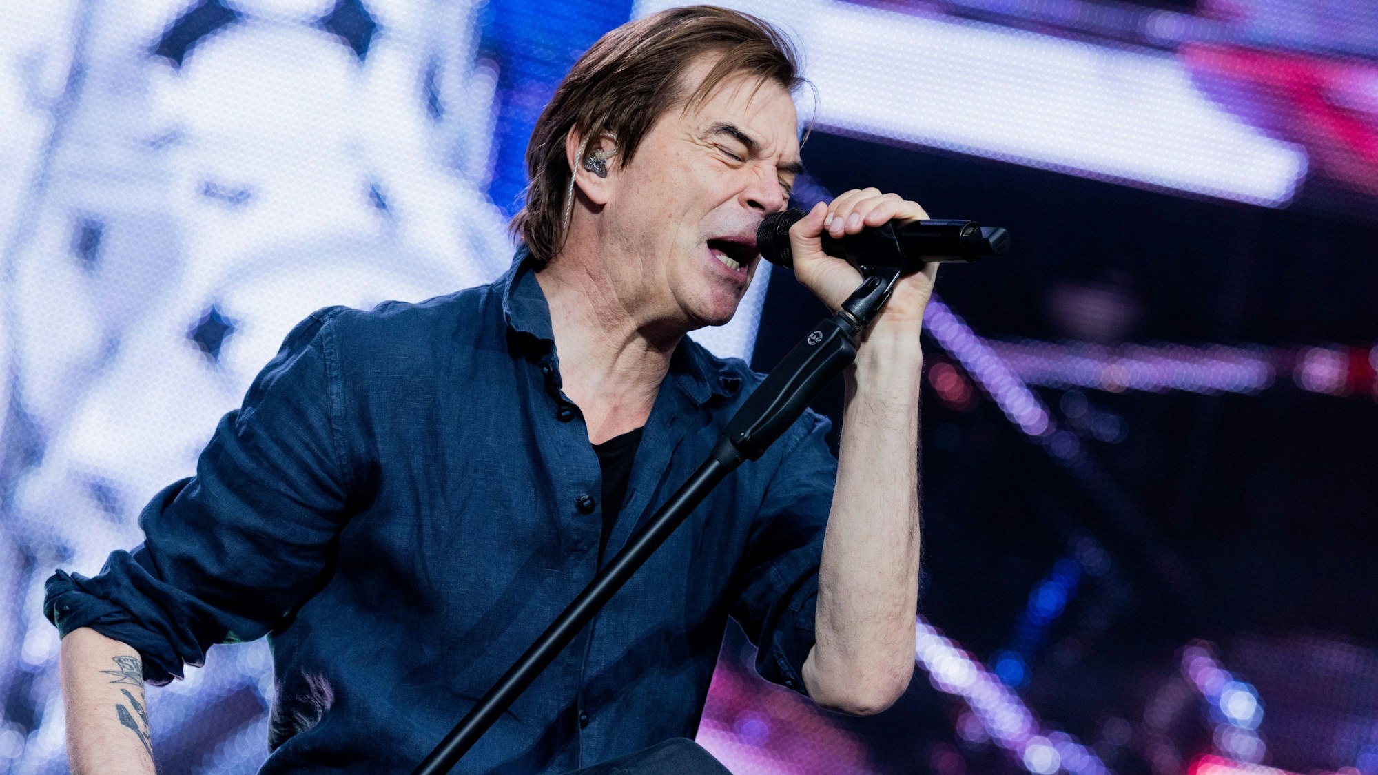 Frontmann Campino von Den Toten Hosen singt in Köln.