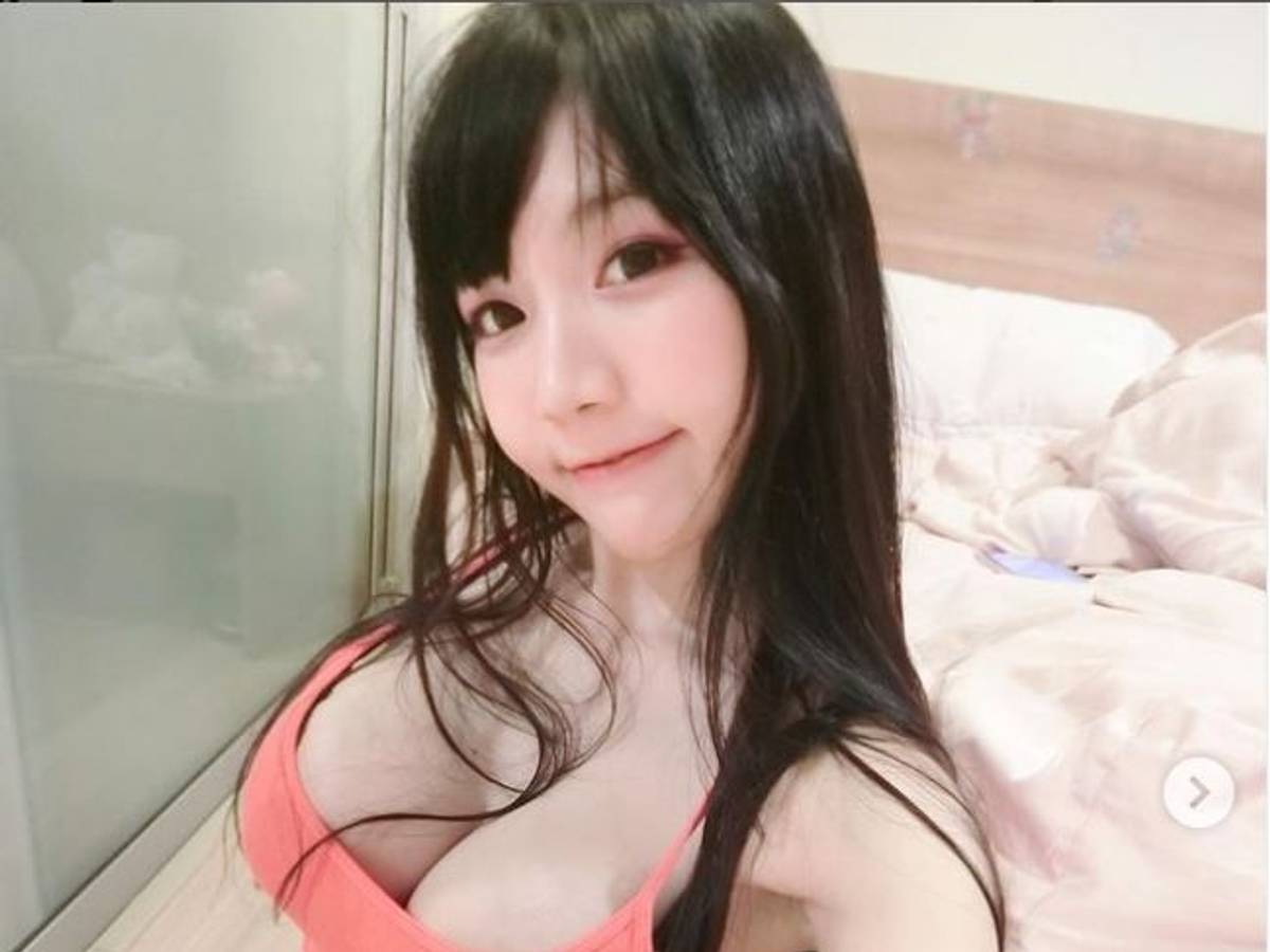 Arisara Karbdecho, besser bekannt als „Alicebambam“, ist mit nur 27 Jahren verstorben. Das Foto der Influencerin wurde am 18. Februar 2022 auf ihrem Instagram-Kanal veröffentlicht.