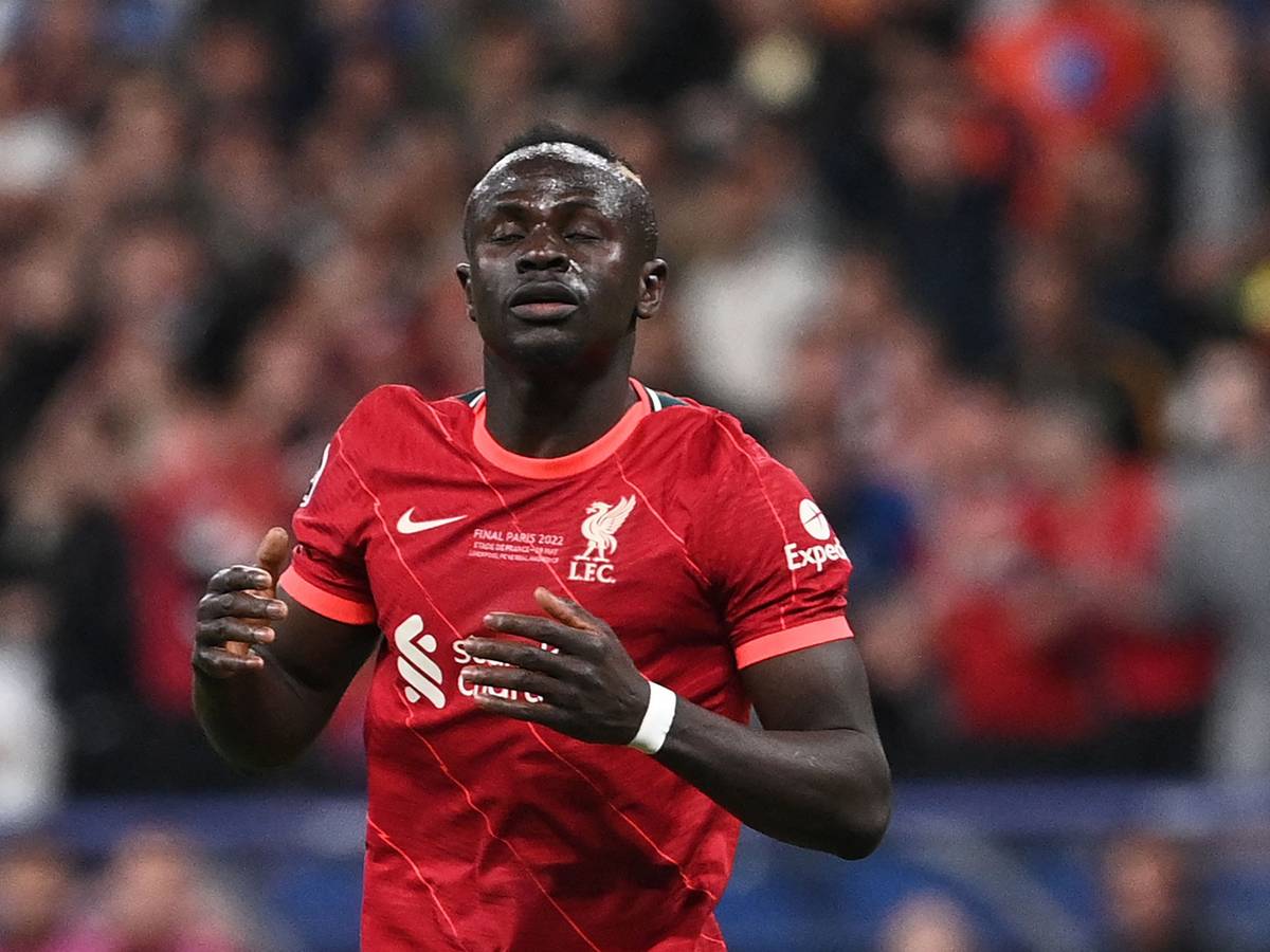 Sadio Mané schaut leicht frustriert.