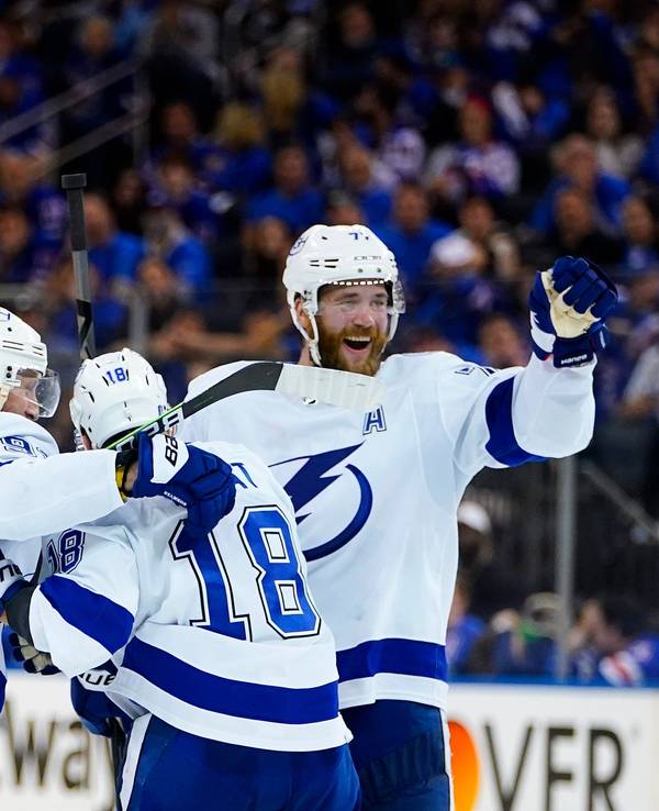 Jubel bei den Spielern von Tampa Bay Lightning.