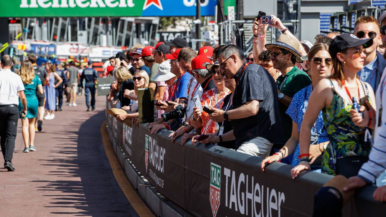 Paddock Gäste dürfen beim Großen Preis von Monaco die Boxengasse besuchen.