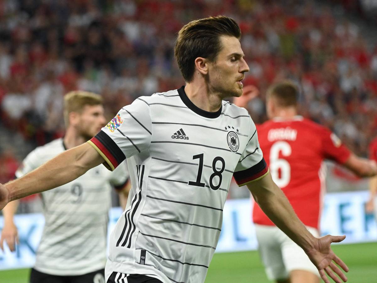 Jonas Hofmann feiert sein Tor zum 1:1 gegen Ungarn.
