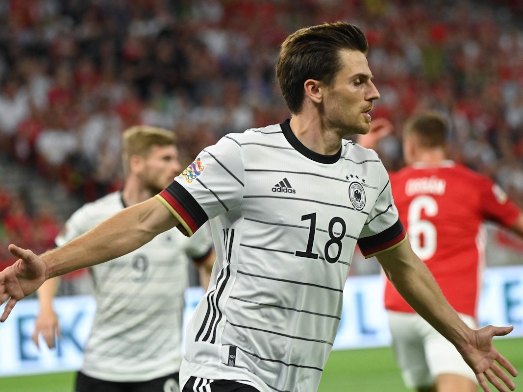 Jonas Hofmann feiert sein Tor zum 1:1 gegen Ungarn.