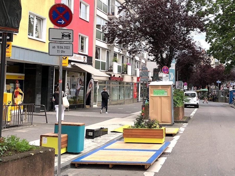 Die Deutzer Freiheit mit den Stadt-Terrassen.