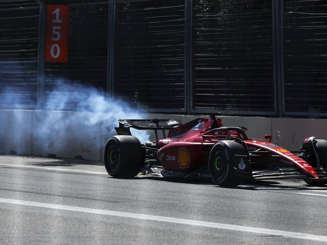 Plötzlich fing das Auto an zu rauchen. Mit einem Motorschaden musste Charles Leclerc vorzeitig das Rennen beenden.