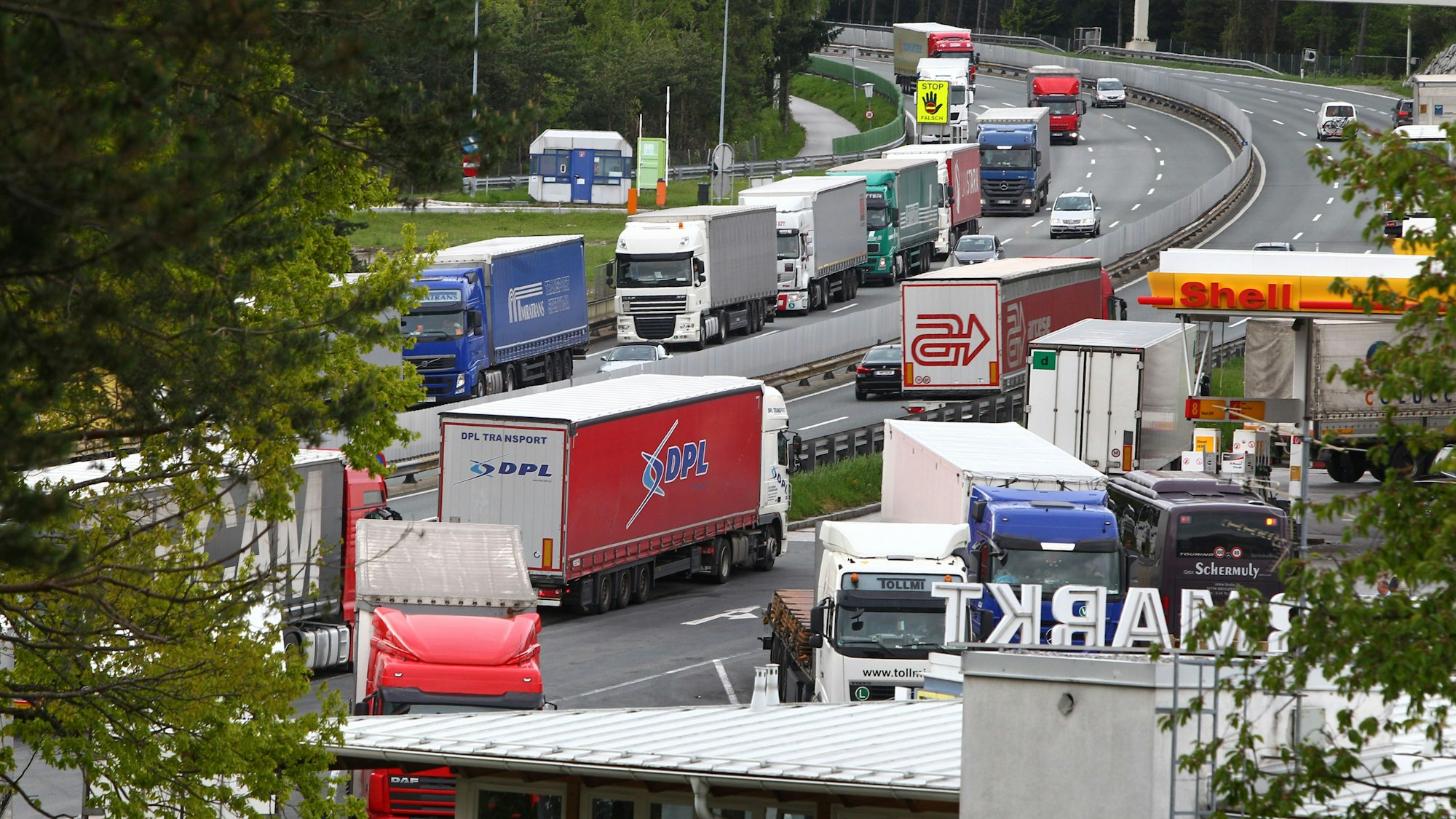 Die Brenner-Autobahn A13 (hier ein Archivfoto) musste aufgrund eines Unfalls gesperrt werden.