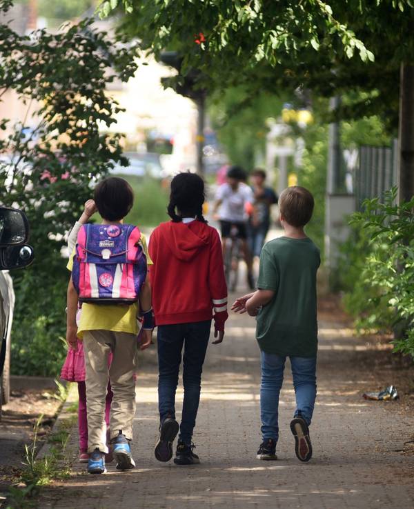 Aufnahmen der Christinaschule in Pulheim-Stommeln an der Venloer Straße