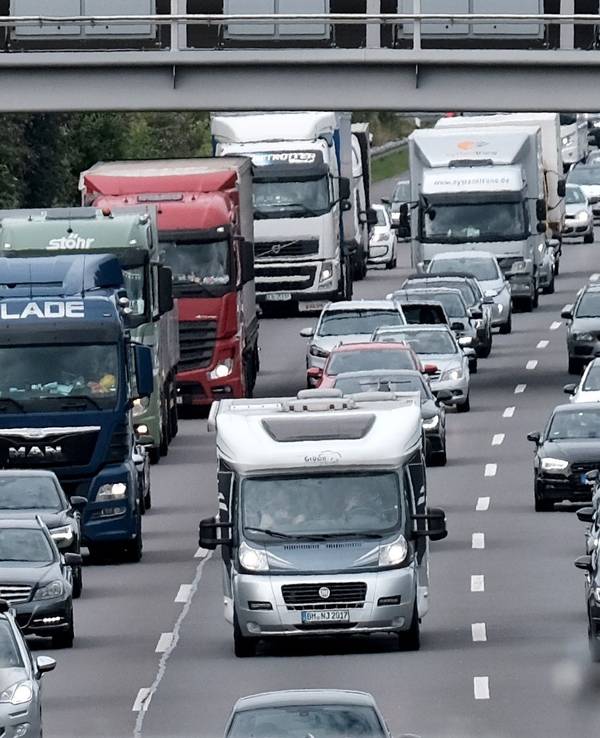 Kölner Autobahnring A1 zwischen den Anschlußstellen Bocklemünd und Köln West.