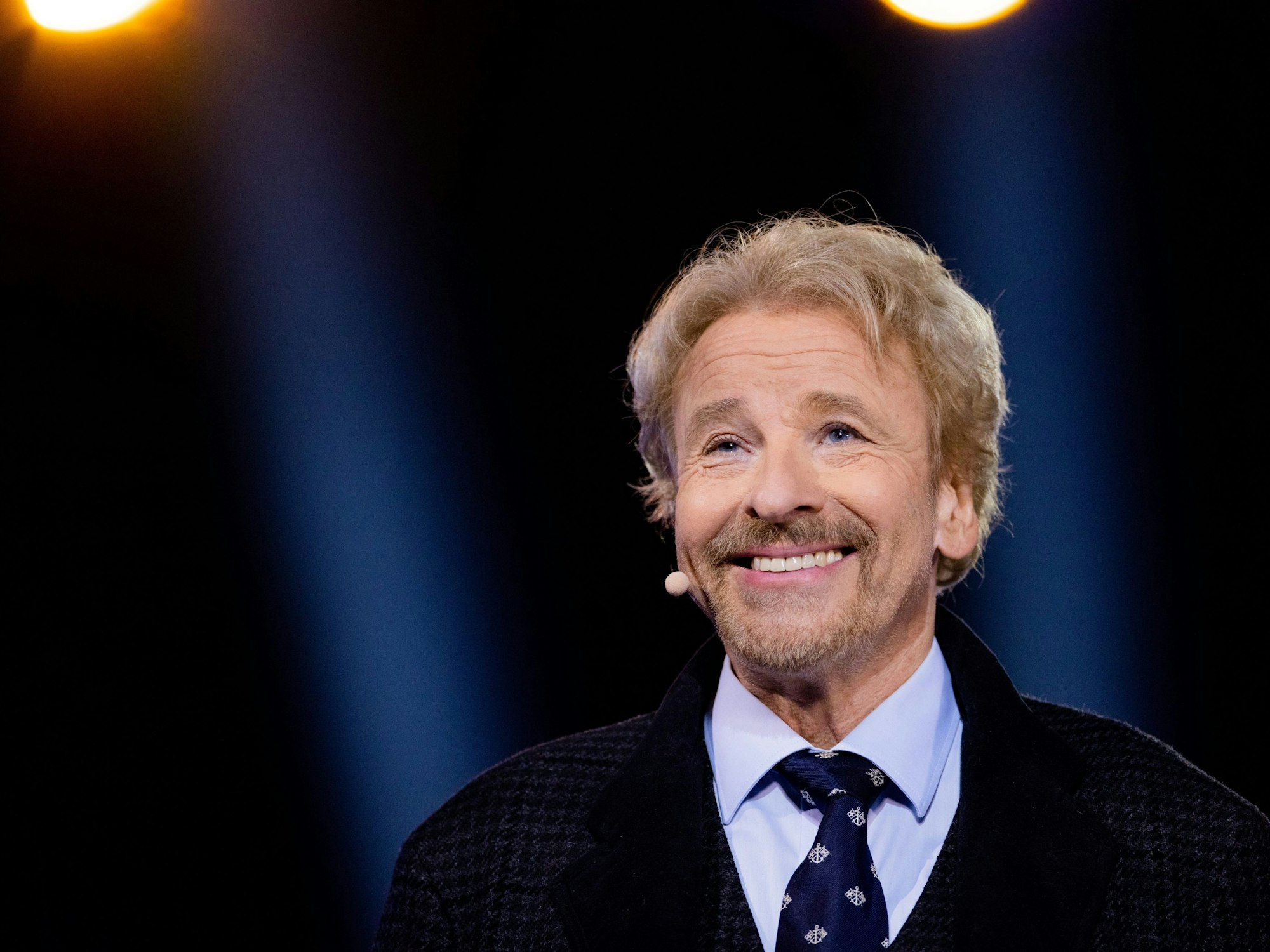 Thomas Gottschalk, Moderator, steht bei der RTL-Oster-Produktion «Die Passion» auf dem Burgplatz auf der Bühne.