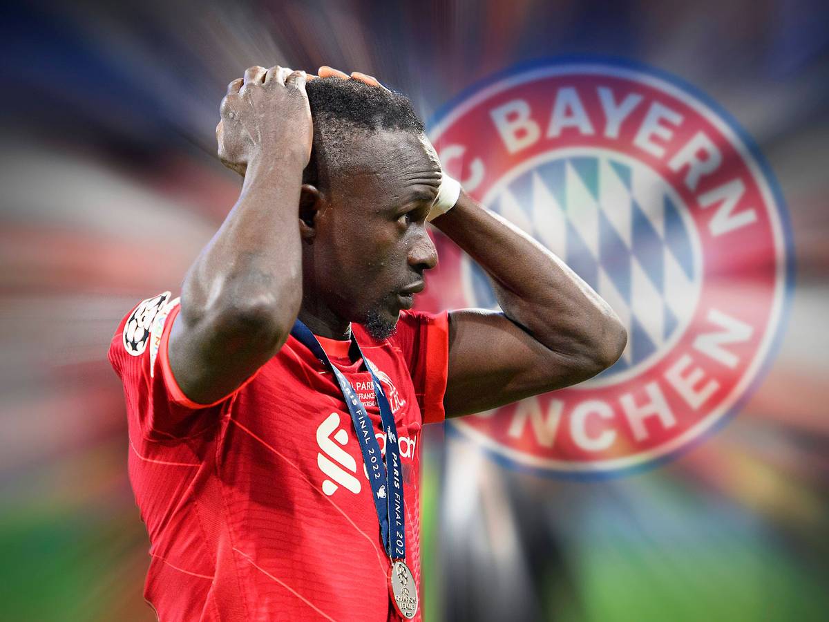 Sadio Mane im Liverpool-Trikot in einer Fotomontage vor dem Logo des FC Bayern.