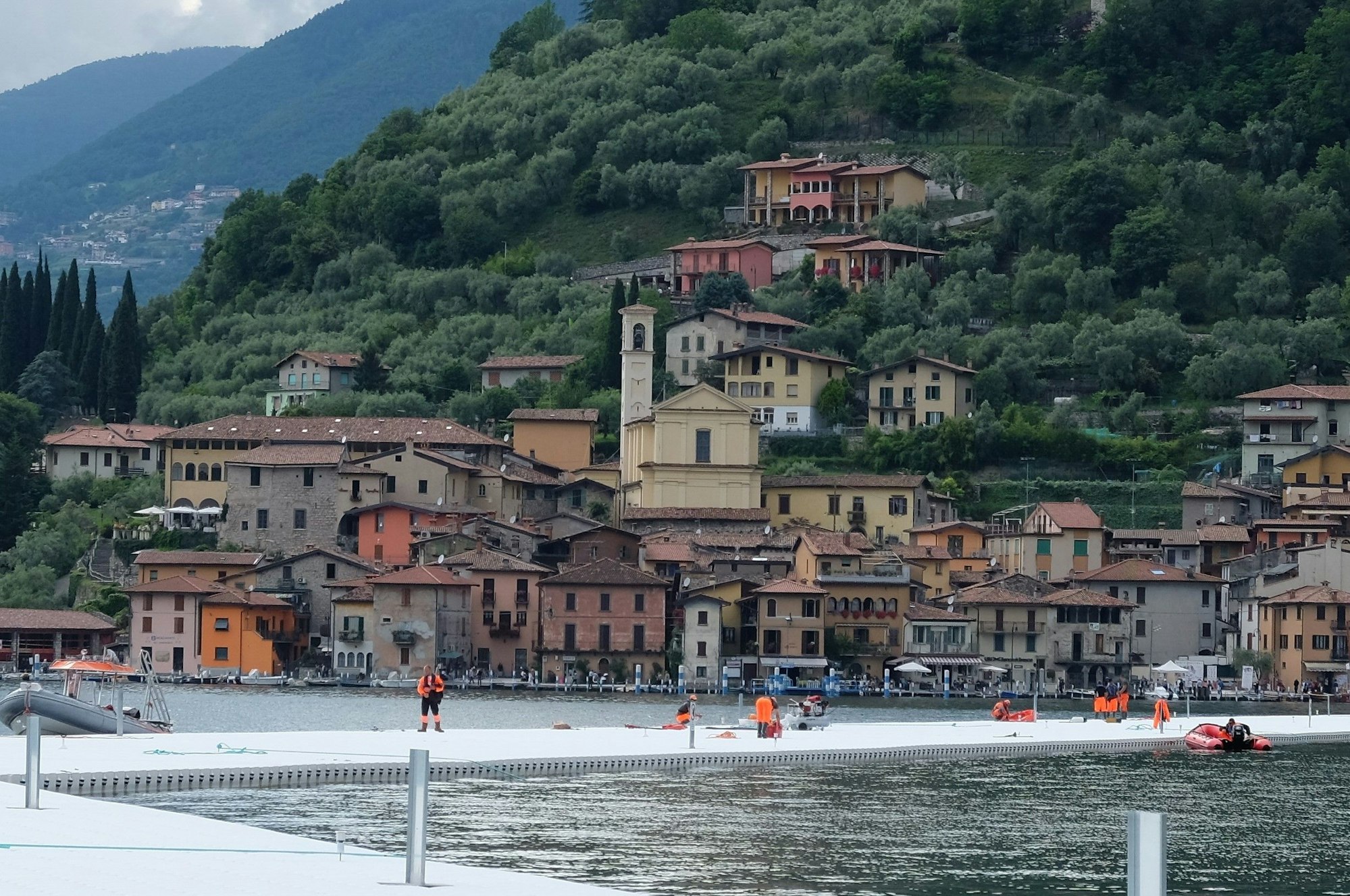 In dem Badeort Peschiera kam es zu Ausschreitungen. Unser Foto zeigt den Ort im Jahr 2016.