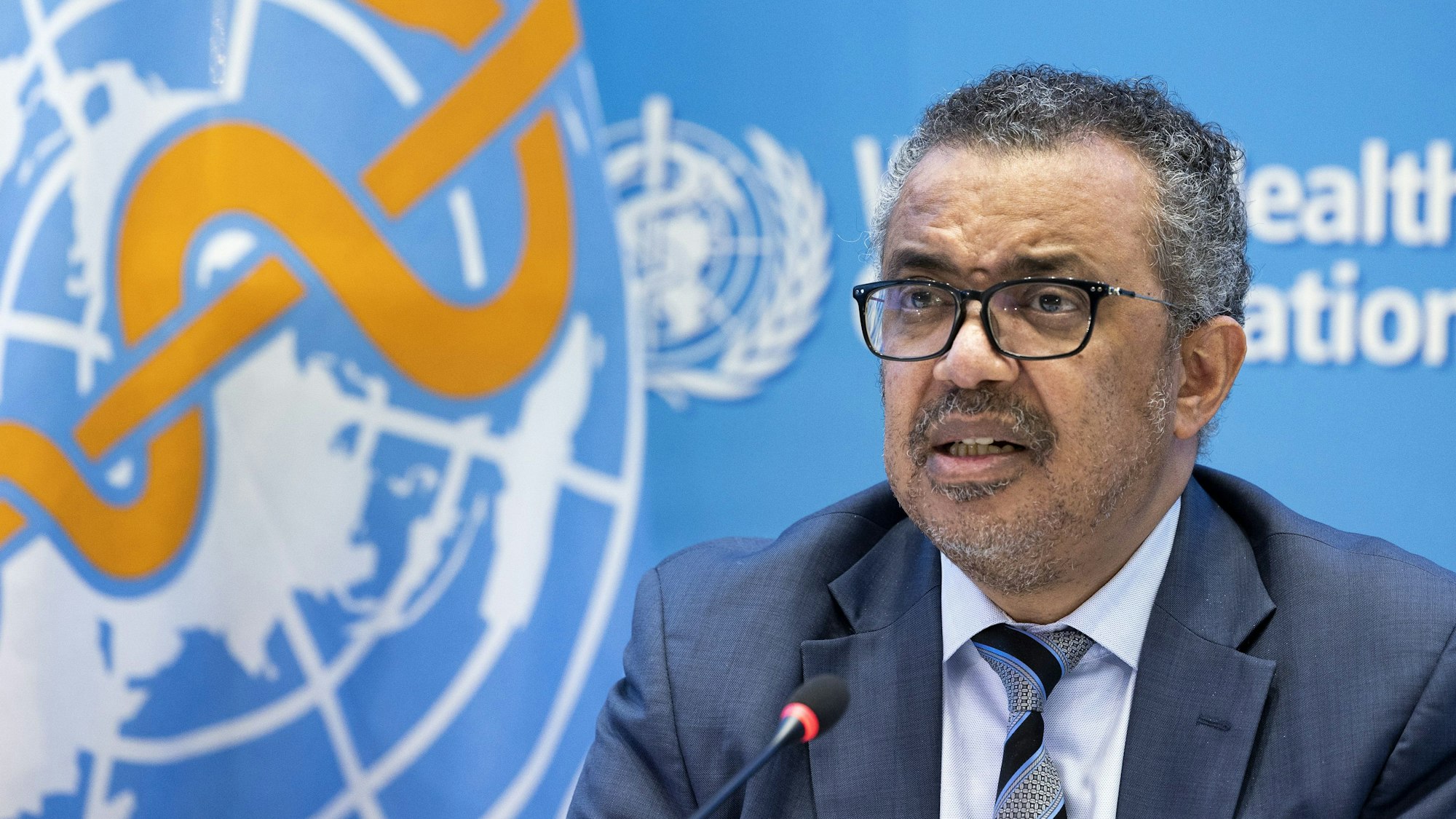 WHO-Chef Tedros Adhanom Ghebreyesus spricht bei einer Pressekonferenz.