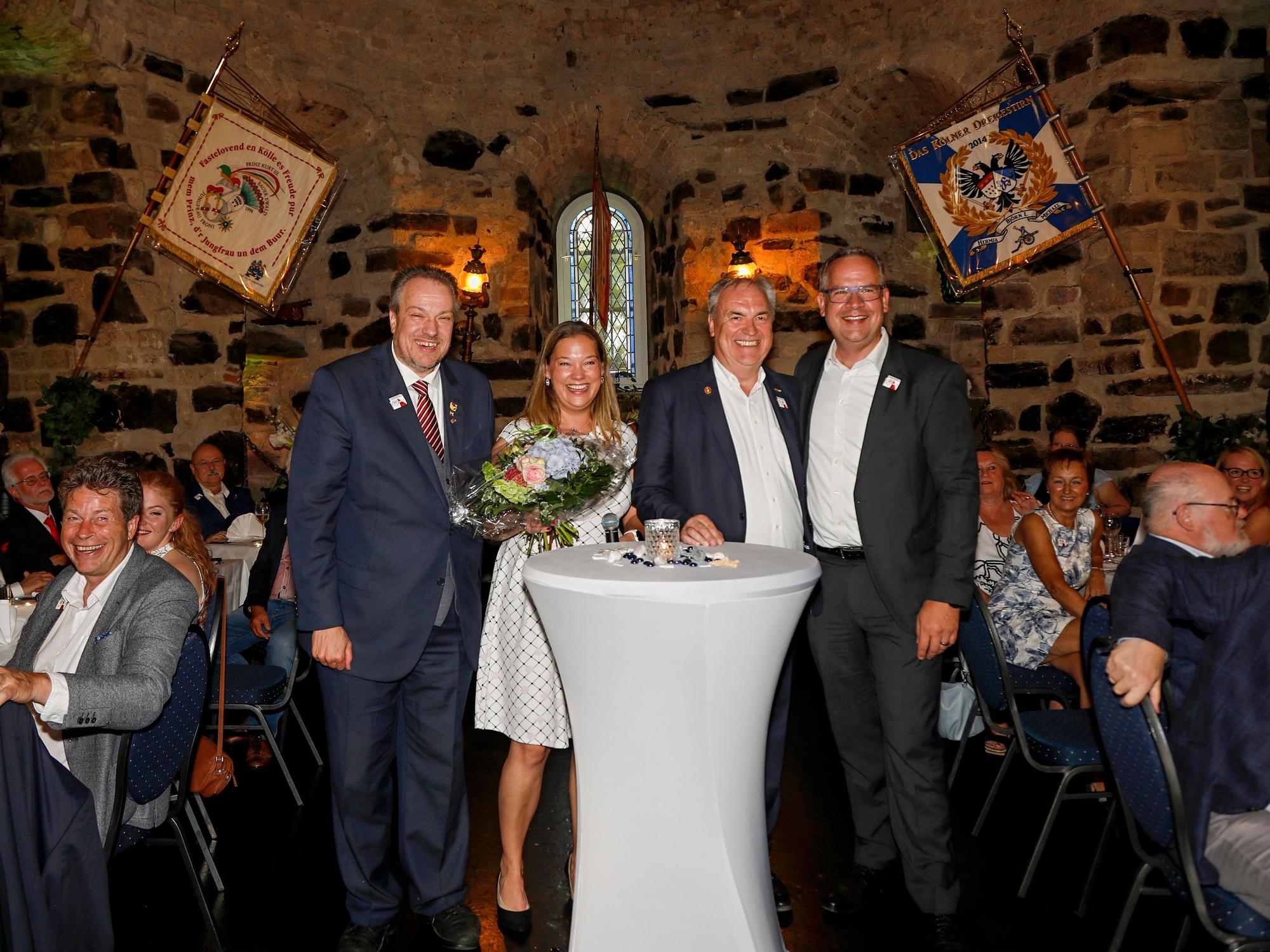 Stefan Dößereck, Annette Pass, Jürgen Knaack und Jesper Ziegengeist posieren für die Kamera.