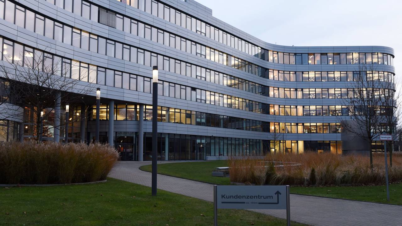 Zentrale der Rhein-Energie am Parkgürtel in Köln-Ehrenfeld.