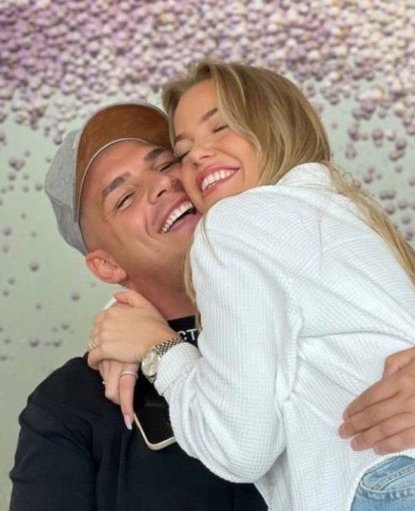 Pietro Lombardi trat am 2. September 2023 bei „Schlag den Star“ gegen Christ Tall an. Mit dabei: seine Laura. Unser Foto zeigt die beiden auf einem Instagram-Post (Archivbild).