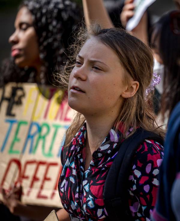 Normalerweise kämpft Greta Thunberg in Demos für das Klima, wie hier am 3. Juni bei Fridays for Future in Stockholm. Nun hat sie ein ungewöhnliches Protest-Foto gepostet.