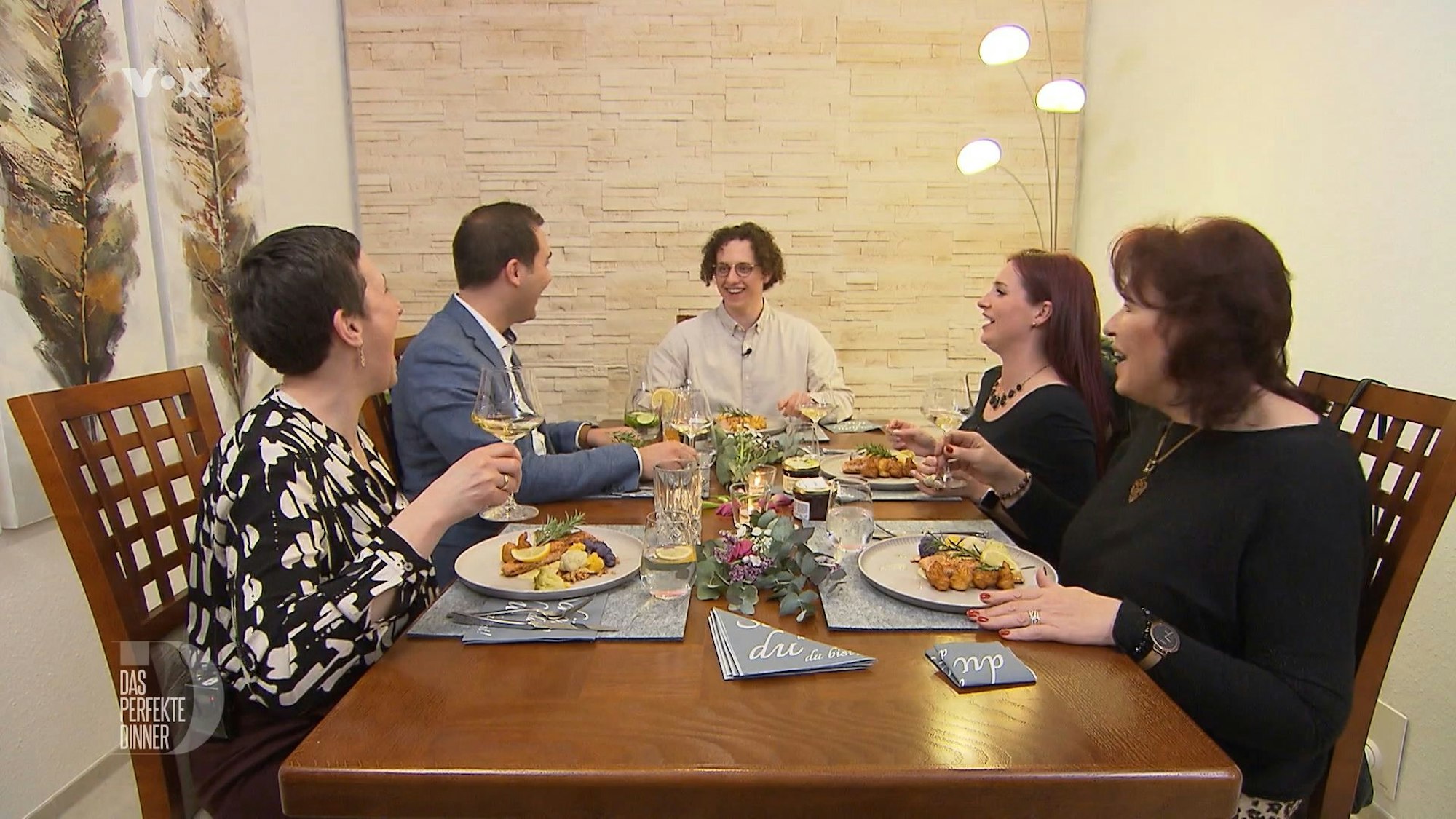 „Chaos ist ausgebrochen“: „Gechillter“ Thomas gerät beim „Perfekten Dinner“ ins Schwitzen