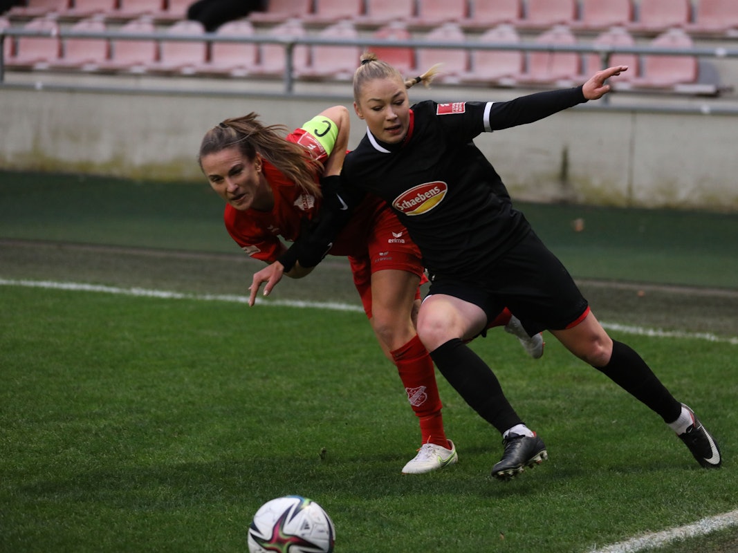 Weronika Zawistowska spielt für den 1. FC Köln gegen den SC Sand.